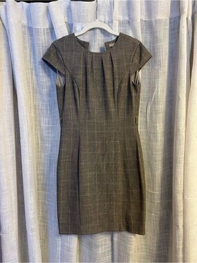 Gray Plaid Cap-Sleeve Midi Sheath Dress